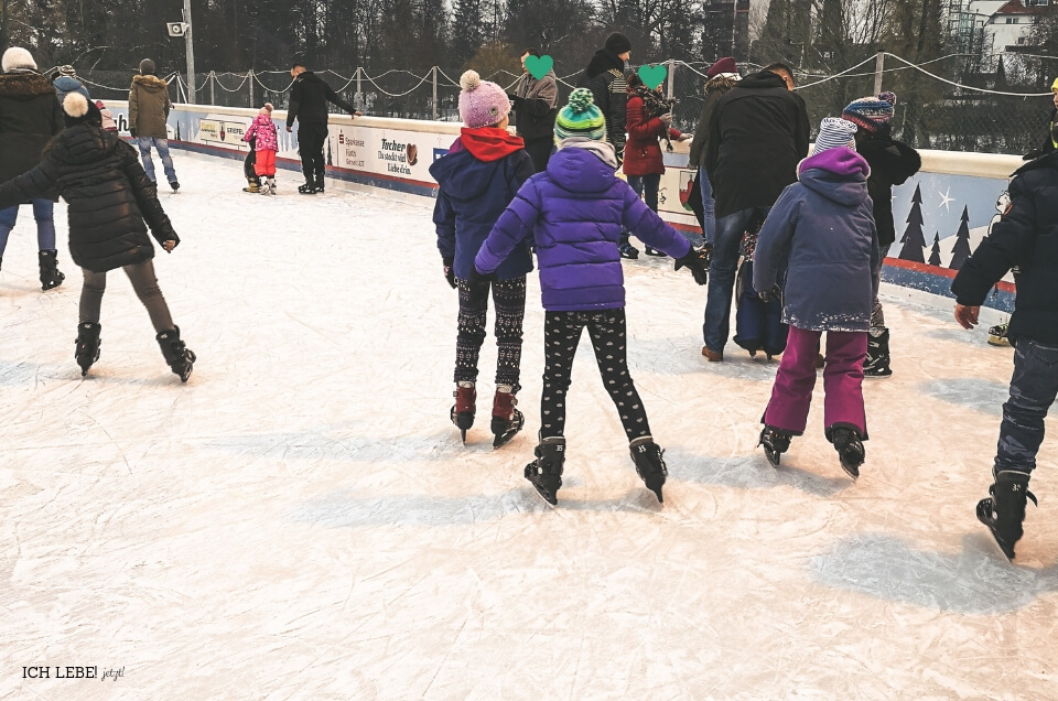 Eislaufen mit Kindern