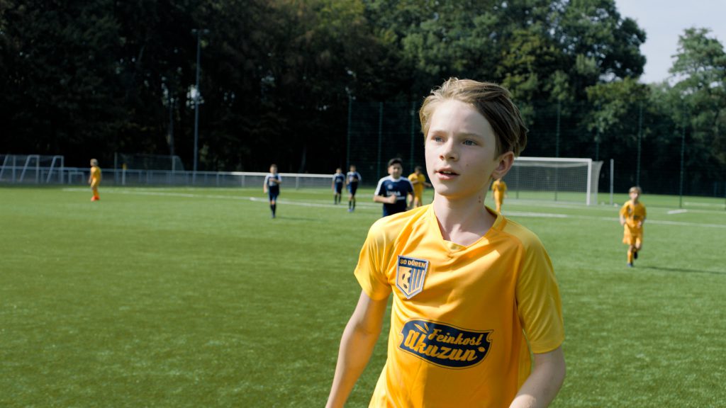 Ben auf dem Fußballplatz